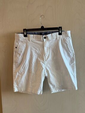 Men's White Flat Front Chino Shorts by MBX